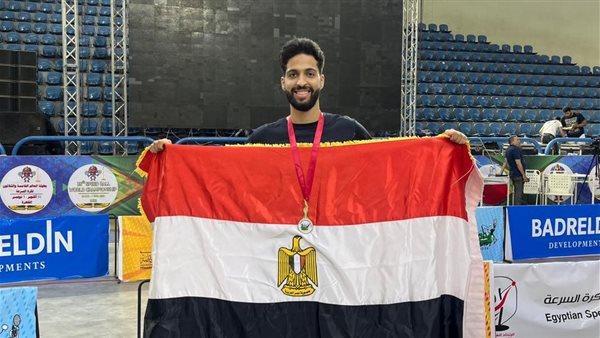 فوز طالب بالجامعة المصرية اليابانية بالمركز الأول في بطولة العالم لكرة السرعة 