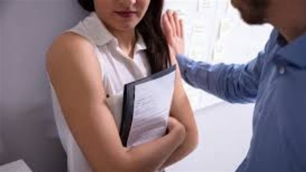 فعل فاضح داخل مخزن الكتب.. تطور مثير في واقعة اتهام مدير مدرسة بالفيوم بالتحرش