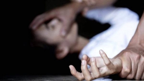 اقتـ ـحم غرفتها.. تفاصيل مثيرة في هتك عرض عاملة نظافة على يد عجلاتي بمنشأة ناصر