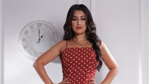 من باريس.. أيتن عامر تثير الجدل بهذه الإطلالة | شاهد