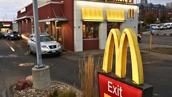 ما القصة؟.. بكتيريا سامة في وجبات ماكدونالدز تؤدي للوفاة
