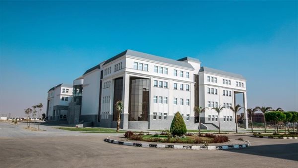 جامعة سيناء تعزز منظومة التكنولوجيا المتطورة وتصبح أول حرم جامعي غير نقدي بالكامل في مصر