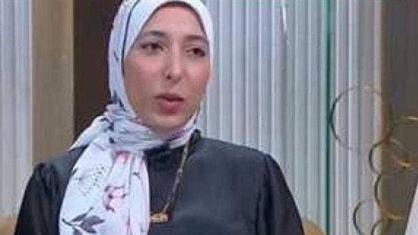 حكم لبس الباروكة للمتزوجة والعزباء؟.. أمينة الفتوى تجيب | فيديو