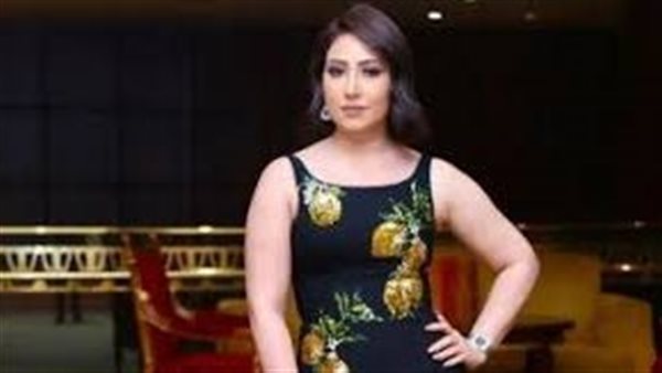 جمبسوت مجسم.. بوسي تشعل السوشيال ميديا بهذه الإطلالة | شاهد