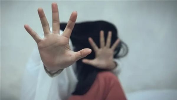 صرخاتها أنقذتها.. تفاصيل القبض على سائق توك توك حاول التعدي على طفلة بحلوان