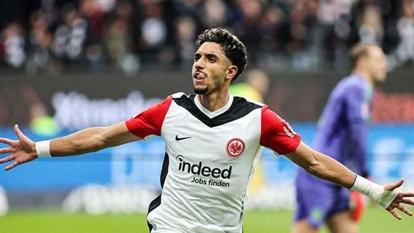 «مبلغ غير كافٍ ولكن!».. مدير فرانكفورت يثير الجدل بشأن مستقبل عمر مرموش