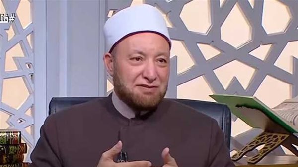 ما حكم العمل في مكان يبيع الخمور ضمن سلع أخرى؟.. أمين الفتوى يجيب | فيديو