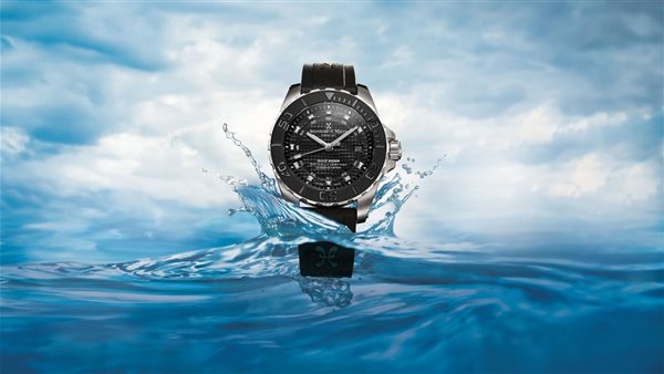 كيونت تكشف عن الإصدار المحدود لساعة Bernhard H. Mayer Wave Rider