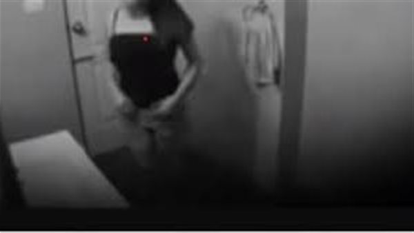 مفاجأة.. تفاصيل براءة المتهم بتصوير سيدة داخل دورة مياه بالشيخ زايد