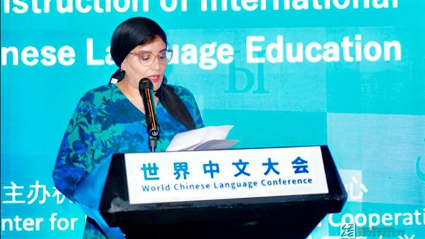مدير معهد كونفوشيوس بجامعة القاهرة تحصل على جائزة التألق في اللغة الصينية 