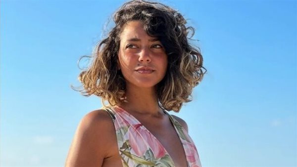 أحمر جريء.. هند عبد الحليم تشعل السوشيال ميديا | شاهد