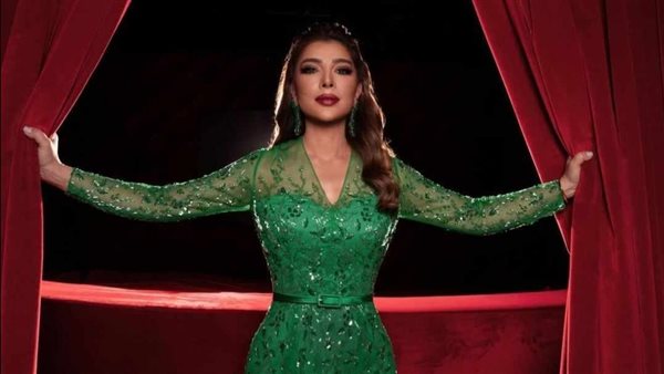 هددته بزوجها.. طلب غريب من معجب لـ أصالة | فيديو 