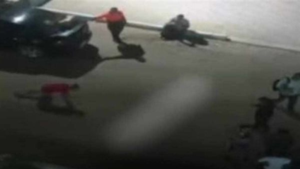 أجبره على المشي بطريقة مهينة.. تفاصيل وقف عضو هيئة تدريس أهان طالبًا بجامعة الوادي الجديد 