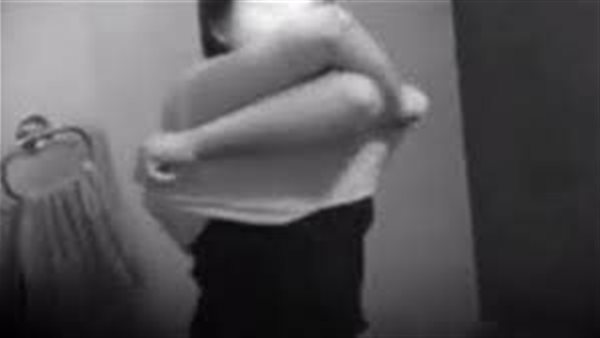  صرخة في محل شهير..تفاصيل جديدة عن تصوير عامل زميلاته أثناء تغيير اليونيفورم 