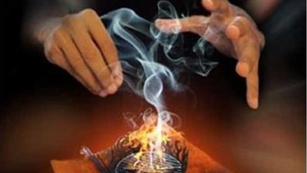 من الشاشات إلى الاحتيال والاعتداء.. تفاصيل مثيرة في القبض على معالج روحاني شهير في الهرم