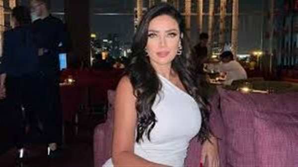 مين دى؟.. رضوى الشربينى تثير الجدل بهذه الإطلالة | شاهد