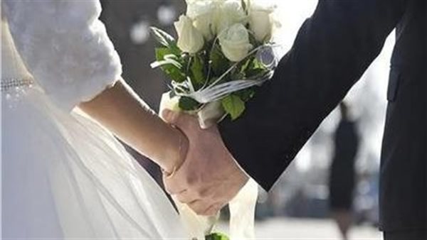 هل ينجح الزواج رغم وجود فارق اجتماعي ومادي؟.. استشارية تجيب | فيديو