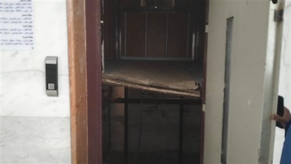 اتحشرت بين الأسانسير والحائط.. نهاية مأساوية لطفلة في المعادي