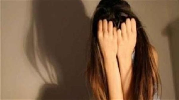 لو عايزة تموتيها قوليلها.. كيف استغل شخص مرض زوجته بالسرطان وهتك عرض ابنتها ؟