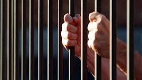 خلافات الجيرة تنتهي بمأساة.. المؤبد لمتهم بقتل ابني عمه في أسيوط