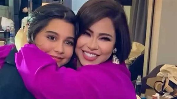 هددها بنشر فيديوهات وحبس 3 سنوات.. القصة الكاملة لـ ابتزاز ابنة شيرين عبدالوهاب