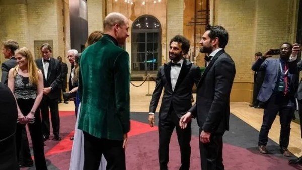  بأمر ملكي.. هل تدخل ولي عهد بريطانيا لإبقاء محمد صلاح داخل ليفربول؟ 