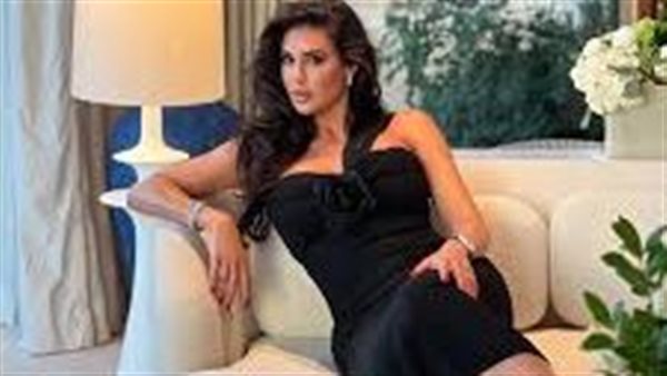 سعره صادم.. قميص ياسمين صبري القصير في أبو ظبي يثير الجدل | شاهد 