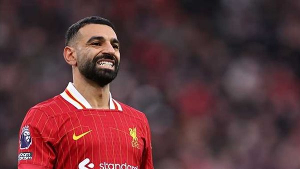 اتصالات خارجية.. تطور مفاجئ بشأن ملف تجديد عقد محمد صلاح