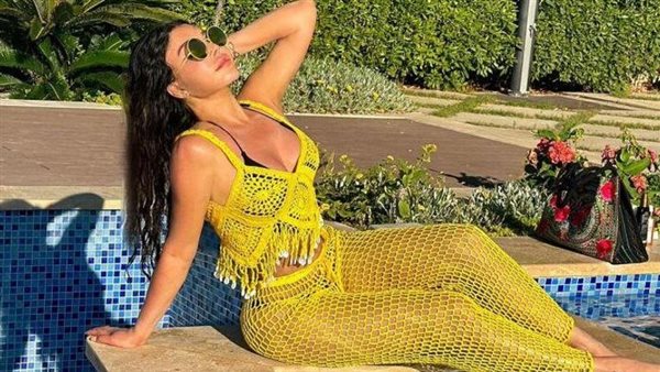  فستان جريء.. هيفاء وهبي تثير الجدل بهذه الإطلالة | شاهد 