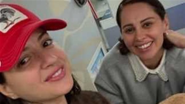 بسبب الهنا اللي أنا فيه.. وصلة مِزاح بين منى فاروق وياسمين رئيس | فيديو