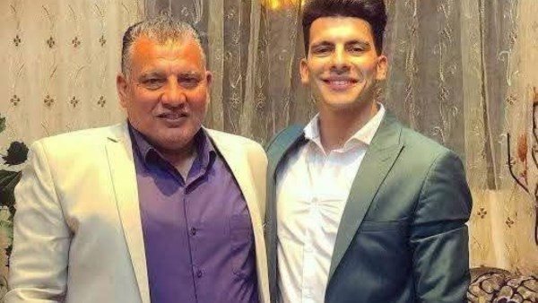  70 مليون جنيه سنويا.. ناقد رياضي يكشف عرض الزمالك لـ زيزو ورد فعل والده 