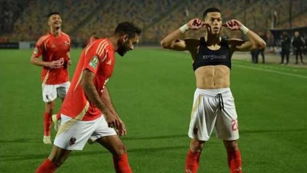 في ناس عايزه تولعها.. تعليق ناري من أحمد شوبير على احتفال إمام عاشور أمام بلوزداد