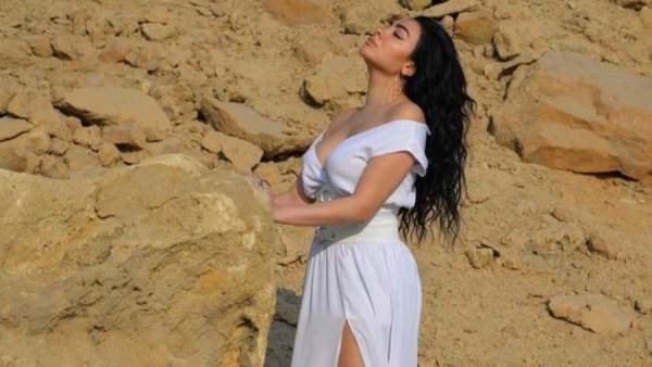 بالبيجامة.. ميرهان حسين تثير الجدل بأحدث ظهور | شاهد