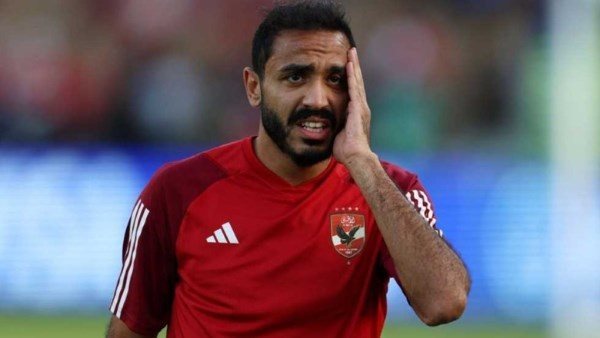 عايزين يدمروا مستقبلي.. كهربا يخرج عن صمته ويوجه رسائل نارية لجماهير الأهلي | شاهد