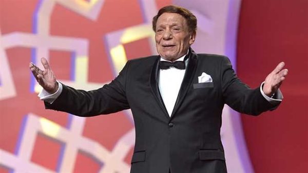 بينهم عادل إمام.. ليلى عبداللطيف تحذر 12 فنانًا وفنانة مصرية من عام 2025 | فيديو