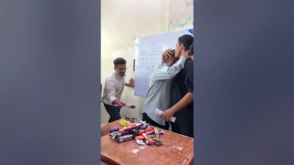 هي الآية اتعكست ولا إيه؟.. ترند تكريم المدرسين يشعل غضب الأهالي