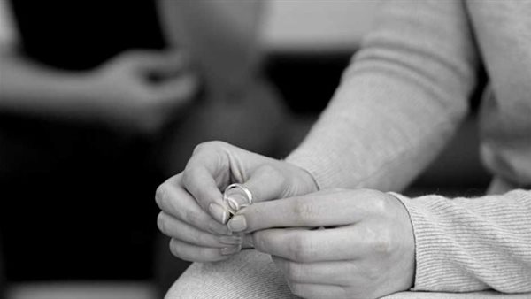 مطلقة ومقالتش.. عريس يطلب فسخ عقد زواجه بعد أسبوع