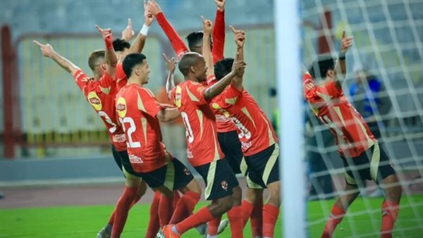 شوبير يفجر مفاجأة مدوية بشأن صفقات الأهلي الجديدة