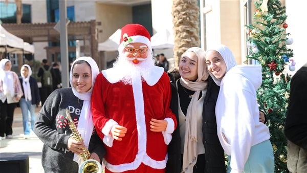 جامعة الجلالة تنظم بازار الكريسماس “Santa’s Fair” في أجواء احتفالية مميزة (صور)