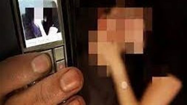  صورها أثناء العلاقة.. قرار جديد بشأن طليق موظفة وزارة الصحة بتهمة الابتزاز والتهديد 