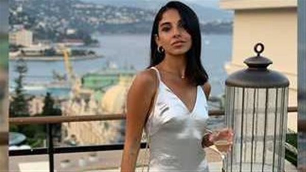 لبسها كله هدايا.. أبرز اطلالات سلمى أبو ضيف المثيرة للجدل | شاهد