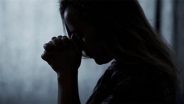 شوفت خيانته ليا في البيت والعربية.. هيام تطلب الخلع في محكمة الأسرة