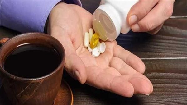 احذر.. مادة في القهوة تؤثر على مفعول الدواء