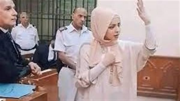  قتلت طفلتها دون ذنب.. لماذا عاقبت المحكمة المضيفة التونسية بالسجن 15 سنة؟