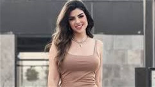  بنطلون دانتيل.. ميرنا جميل تثير الجدل بهذه الإطلالة | شاهد 