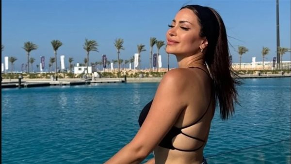 فستان قصير.. نسرين طافش تثير الجدل بهذه الإطلالة | شاهد