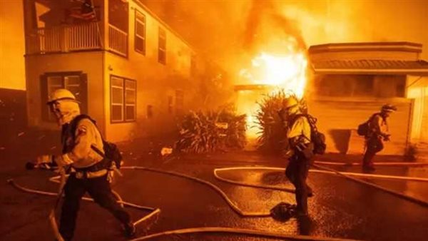 رغم ذروة فصل الشتاء.. لماذا اشتعلت الحرائق في أمريكا؟ | فيديو