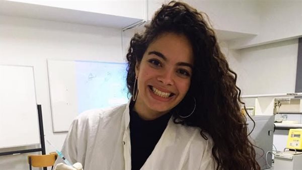 خريجة بالجامعة الالمانية بالقاهرة تفوز بجائزة أفضل دكتوراه في الصيدلة بباريس