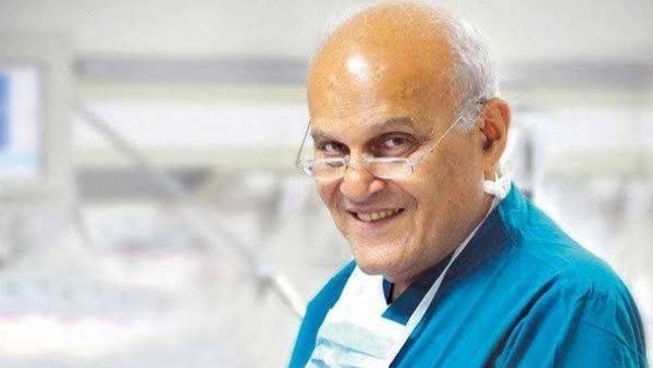  عكس المعتقدات.. ماذا قال مجدي يعقوب عن تناول القهوة والشاي؟ 