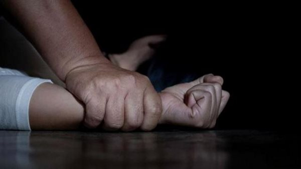 أجبرها على ممارسة الرذيلة.. تفاصيل مثيرة في الحكم على شاب هدد خطيبته بمقاطع فيديو عارية